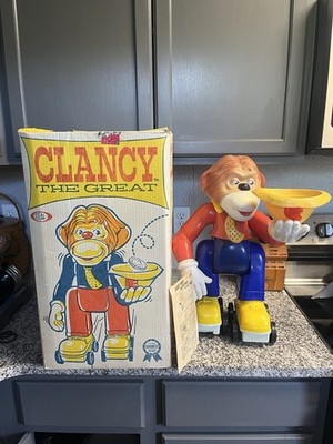 Awesome 1963 Ideal CLANCY THE GREAT Roller Skating Chimp W Original Box UNTESTED