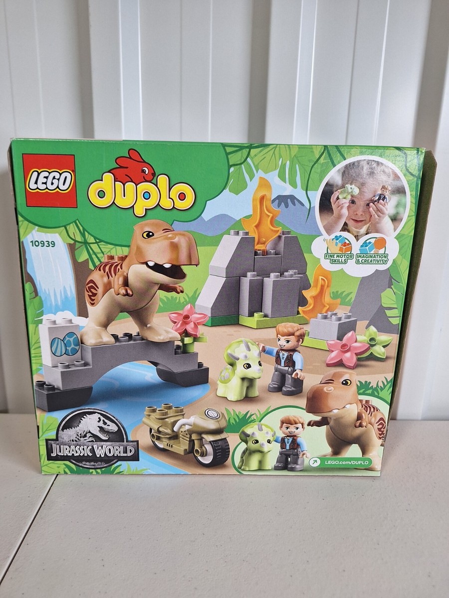 Lego Duplo Jurassic World and Triceratops Dinosaur Breakout