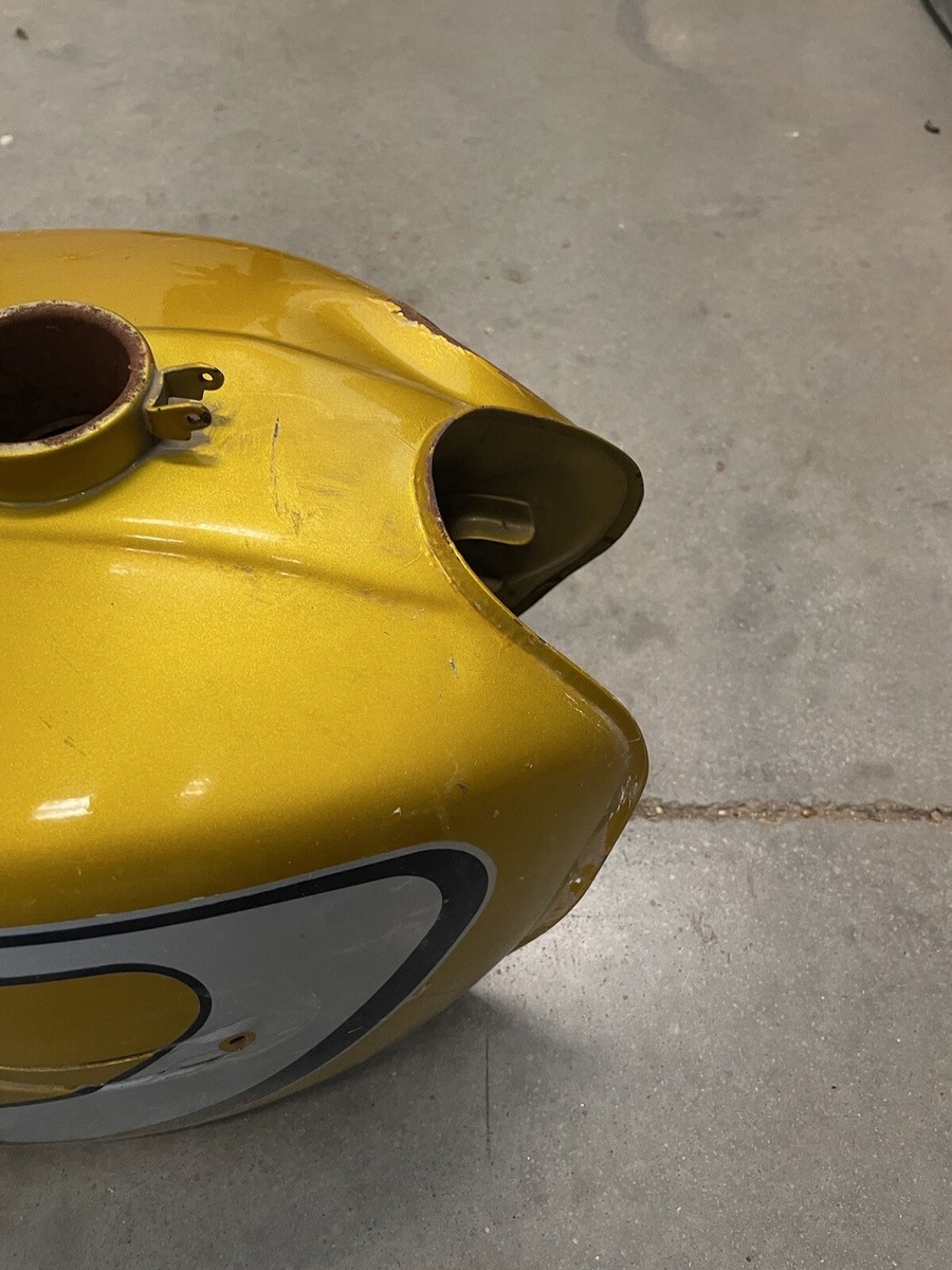 1973-1977 Suzuki GT550 GT 550 Indy GT380 380 Fuel Gas Tank 1973-1977 Suzuki GT550 GT 550 Indy GT380 380 Fuel Gas Tank
