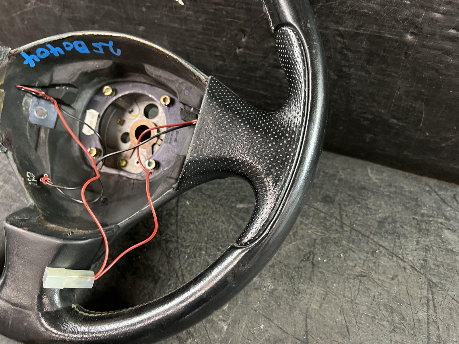 02-06 MASERATI SPYDER BLACK LEATHER WRAPPED STEERING WHEEL AND CLOCKSPRING