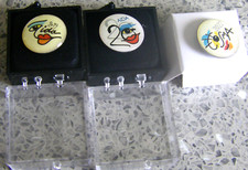 AIDA-3 PINS in OVP-aus 2019,2020 und 2022-3 AIDA PINS-TOP ZUSTAND-in GESCHENKBOX