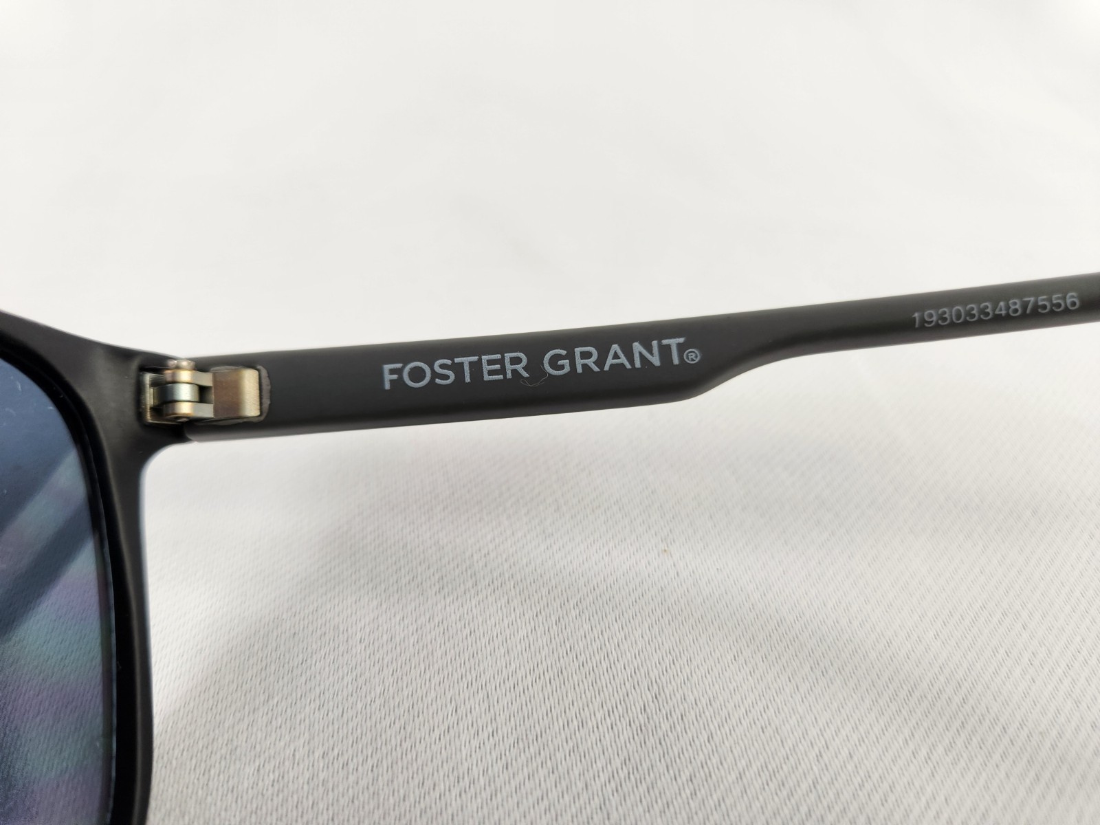 Foster Grant Rectangular Sunglasses - image 4