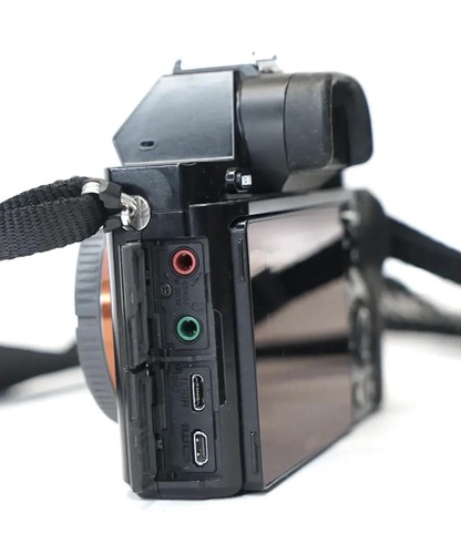 Sony (ILCE-7) A7 Mirrorless Digital Camera With 28-70 Kit Lens - Free Shipping - Picture 6 of 7