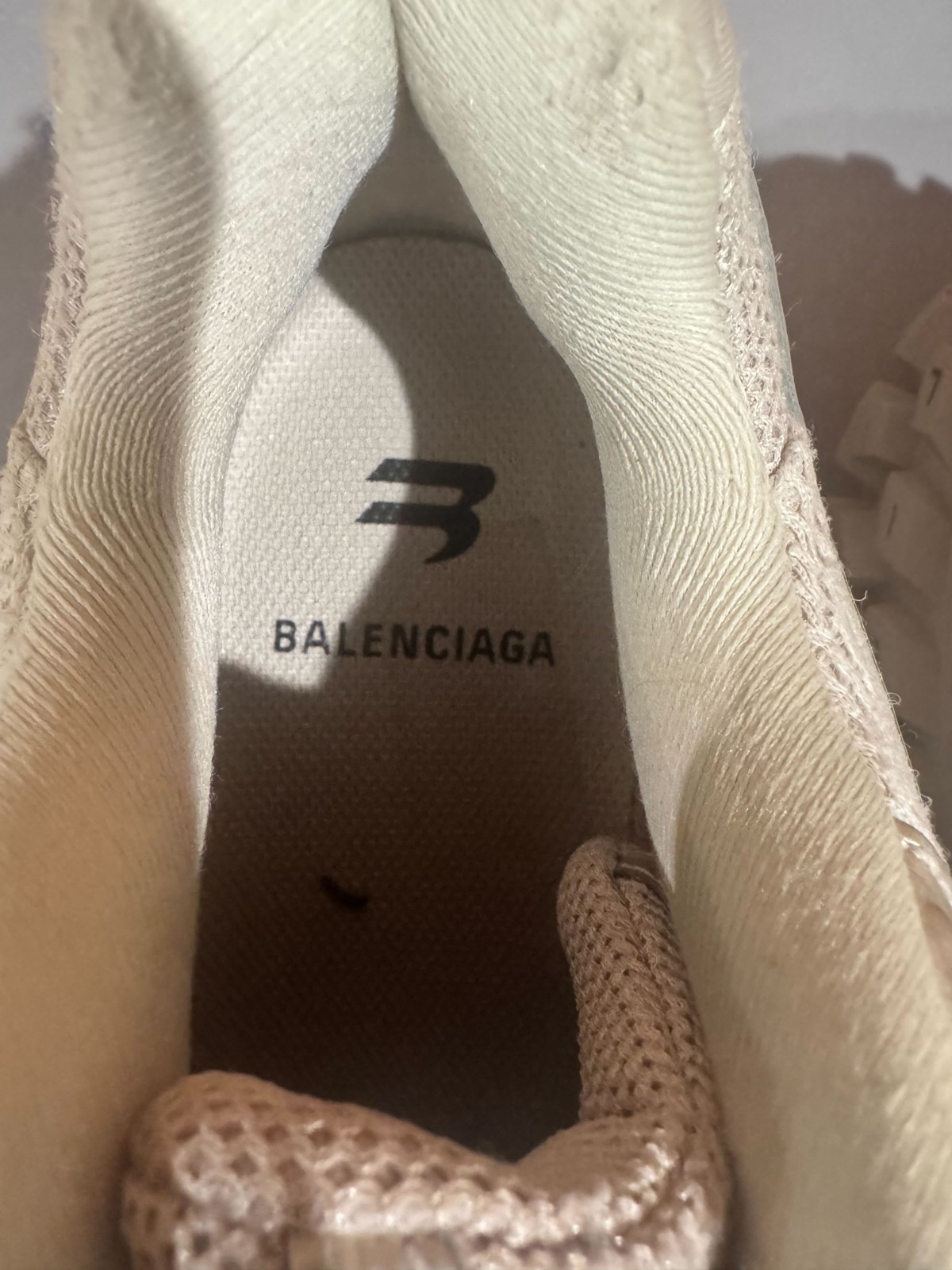 Balenciaga Defender Sneakers – Off-White (Men’s US 7 / EU 40) thumbnail 4