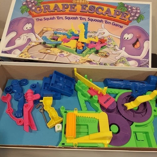 Vintage 1992 The Grape Escape Board Game Parker Brothers Complete Traps Grapes