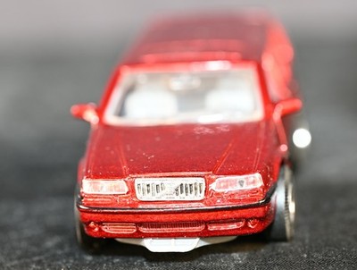 Volvo 760 GLE Red Station Wagon 1:43 Diecast Tin's Toys Exotic