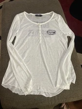 Let Loose by RNL Gator T-shirt Women Size Large ￼