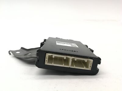 TOYOTA AVENSIS Estate Power Management Control Unit 89690-05040