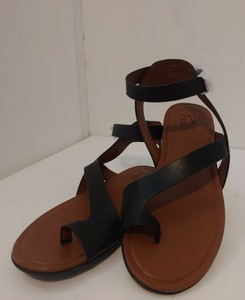 naturalizer tally sandal