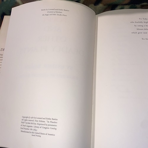 The Poppy and Other Deadly Plants, Esther Baskin, 1967, HCDJ, 1st Ed2nd Printing - Picture 5 of 7