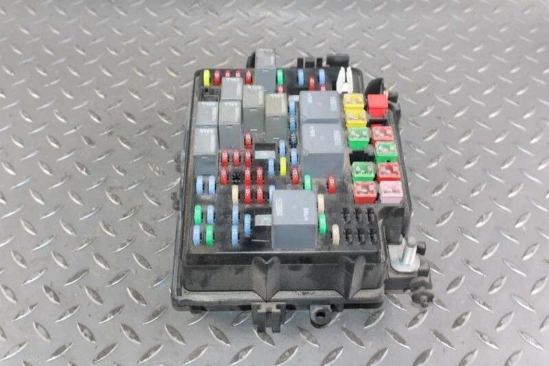 2003-2006 Chevy Silverado 1500 Pickup Motor Engine Fuse Box OEM - Изображение 4 из 4