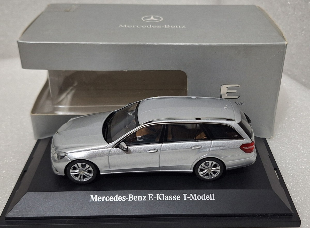 Mercedes-Benz E-Klass T-Model S212 2009 Silver 1:43 Schuco