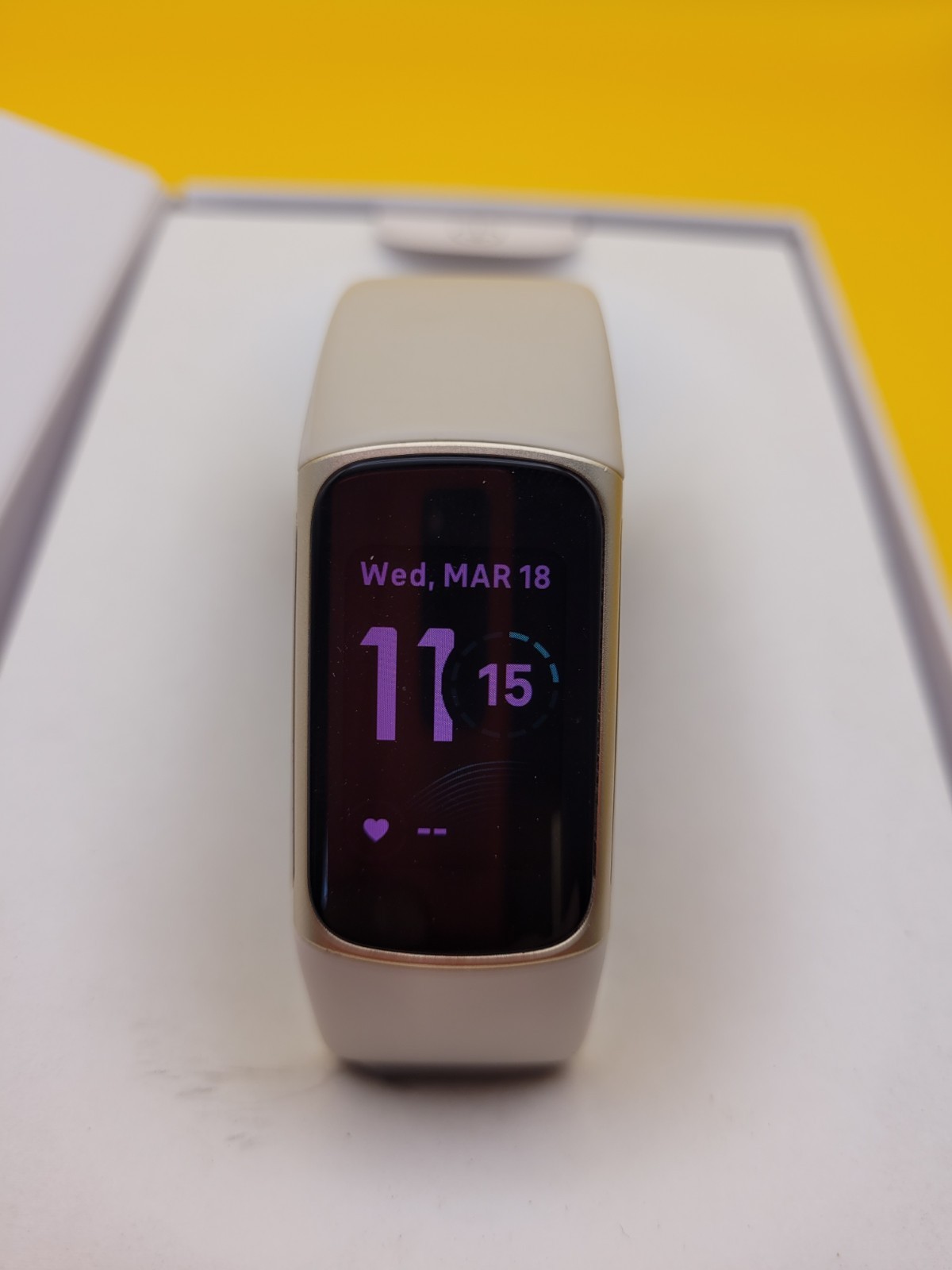 Fitbit Charge 5 Activity Tracker GPS Heart Rate Water-Resistant White Band