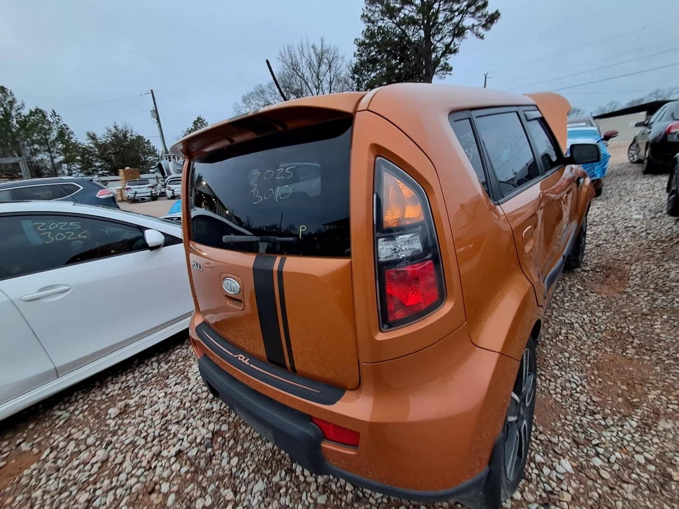 Used Front Left Fender fits: 2010 Kia Soul L. w/black ground effects Front Left - Imagem 4 de 4