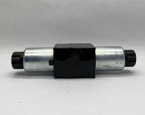 Parker Hydraulic Directional Control Solenoid Valve 3-POS D05 24VDC D3W1CNJW - Picture 2 of 5