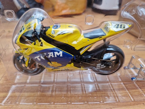 MINICHAMPS 1/12 YAMAHA YZR-M1 CAMEL 2006 VALENTINO ROSSI MOTO GP MOTORCYCLE BIKE - Picture 3 of 4