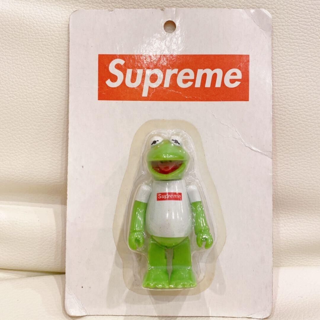 Supreme x Kermit the Frog KUBRICK Medicom Toys Figure Logo T Supreme x Kermit the Frog KUBRICK Medicom Toys Figure Logo T