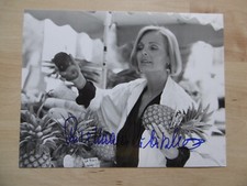 Ruth Maria Kubitschek autograph signed 16x21 cm picture B/W