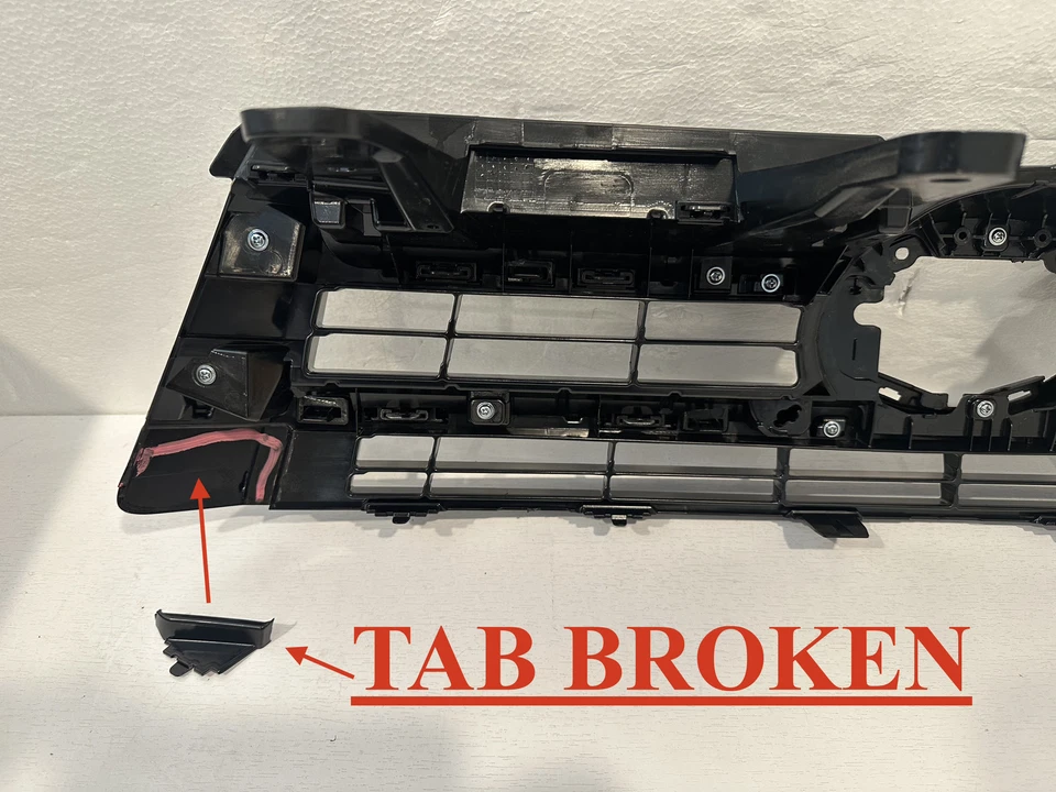 Toyota Highlander 2016-19 parrilla delantera pieza OEM # 53101-0E240 Foto 3 de 4