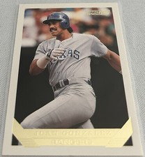 1993 Topps Gold Baseball Juan Gonzalez Texas Rangers base card #34