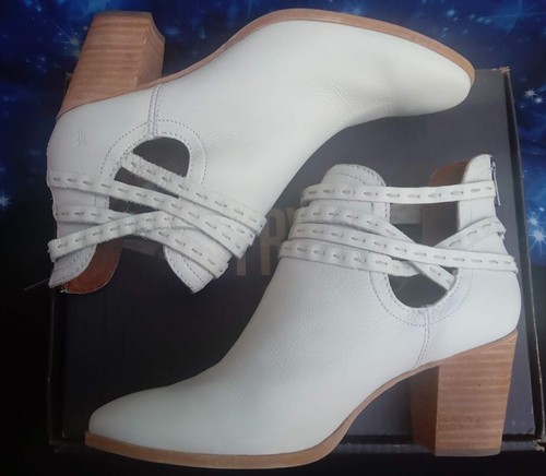Naomi Pickstitch White Leather Shootie 