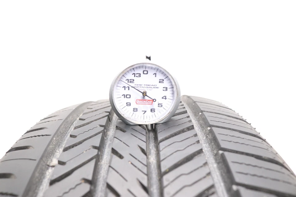 Set of 2 Used 235/50R19 Yokohama YK-GTX - 99V - 11-11.5/32 - Image 3 of 4