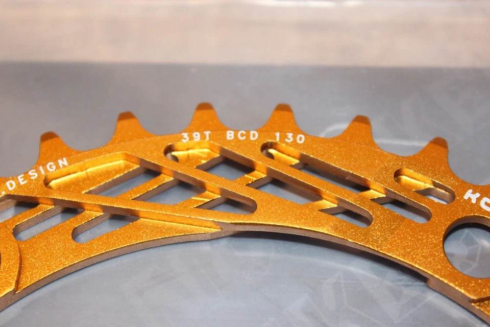 Plato de bicicleta de carretera CNCNC Cobweb 5 pernos 130 BCD 39T anodizado dorado Foto 2 de 3