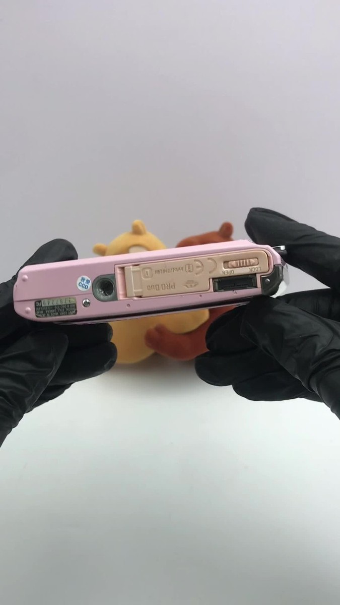 Sony Cyber Shot DSC-T70 8.1MP 3x Optical Zoom CCD Digital Camera