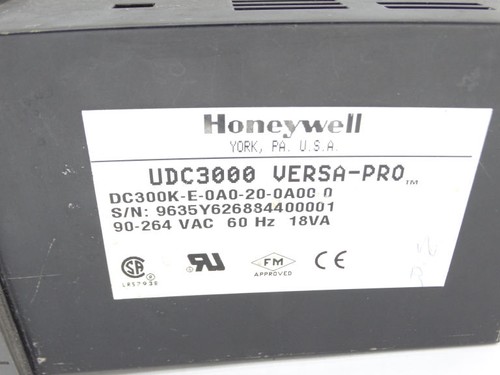 HONEYWELL DC300K-E-0A0-20-0A00-0 PROCESS CONTROLLER - Picture 3 of 3