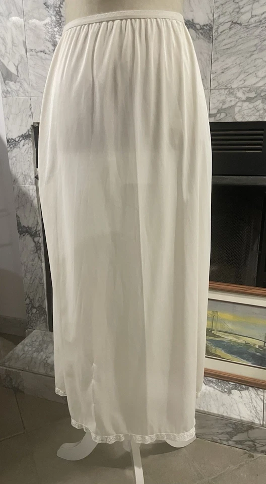 GOSSARD ARTEMIS MEDIANO NYLON SLIP ENCAJE RIBETE 10" ABERTURA TRASERA / MARFIL ELÁSTICO Foto 2 de 4