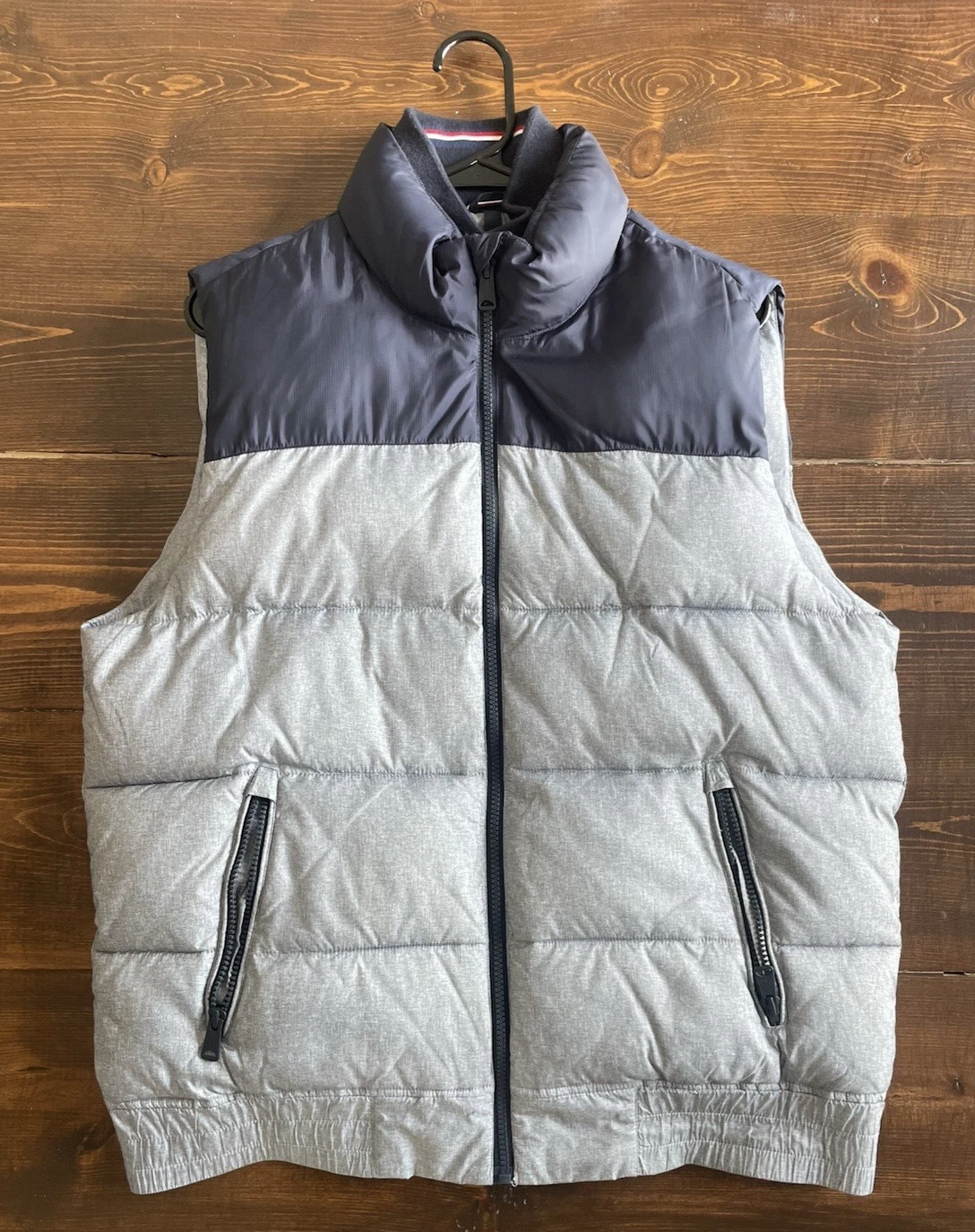 Tommy Hilfiger Puffer Vest Men's Medium Blue Gray Outdoors Casual