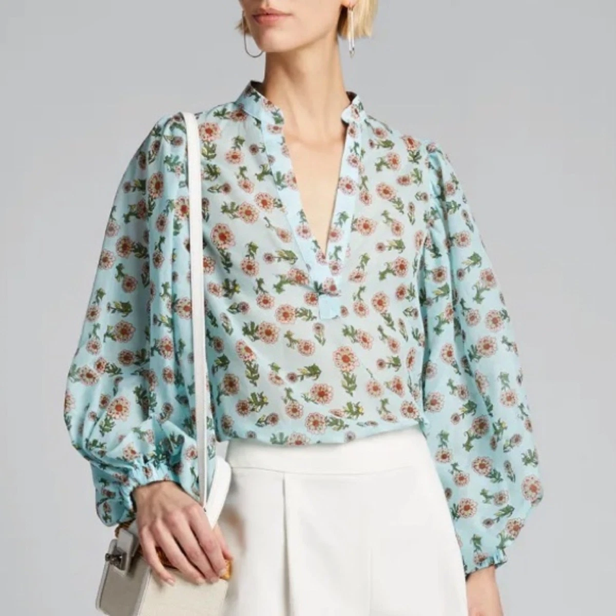 25+ Alice + Olivia Silk Blue Tops for Women for sale | Updated Oct 