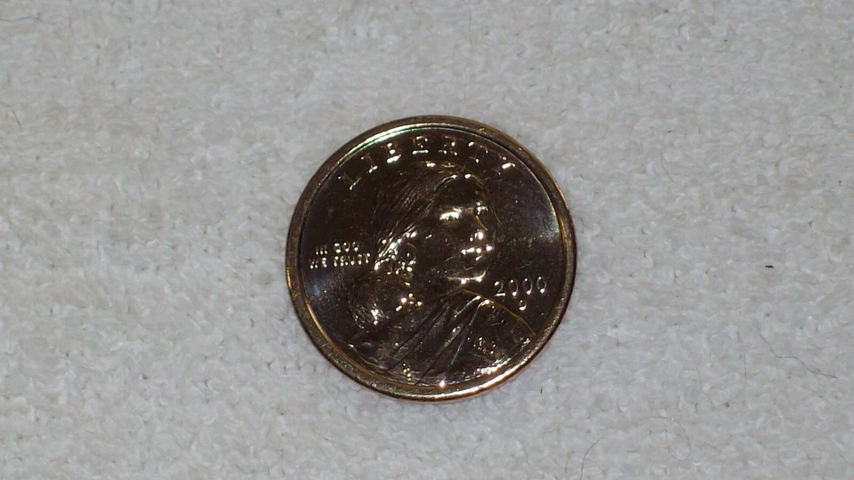 2000 SACAGAWEA DOLLAR FROM MILLENNIUM SET RARE BURNISHED FINISH - Image 4 of 4