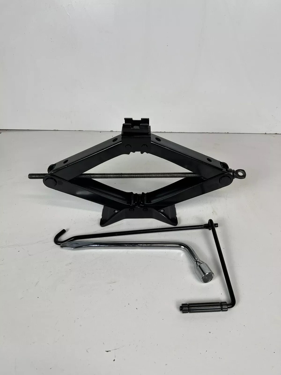 JACK ASSEMBLY WITH JACK HANDLE AND LUG WRENCH FITS:2023-2025