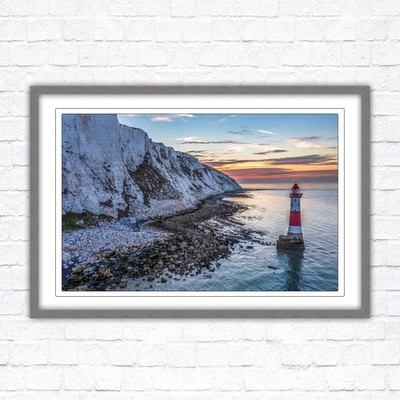 Sunrise at Beachy Head Leuchtturm. Gerahmtes Bild in verschiedenen Stilen.