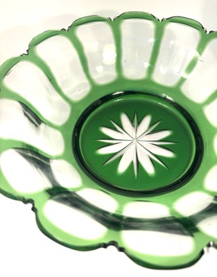 VTG Green Crystal Cut To Clear Bowl Scalloped Edge Star In The Bottom 10 