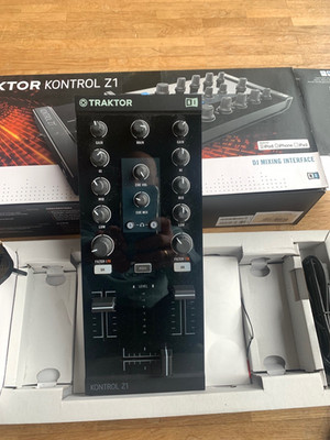 Native Instruments Traktor Kontrol Z1 DJ Mixing Interface, Kaum Benutzt - OVP