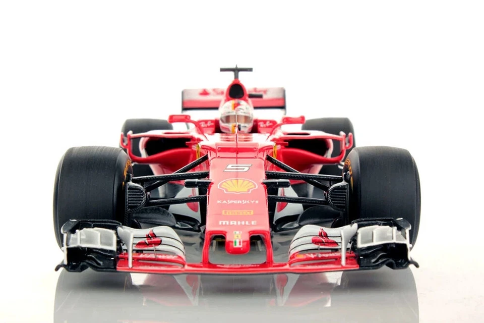 Ferrari SF70H 1º Gp. Australia Nº5 Sebastian Vettel 2017, Look Smart 1/18 - Image 2 of 4