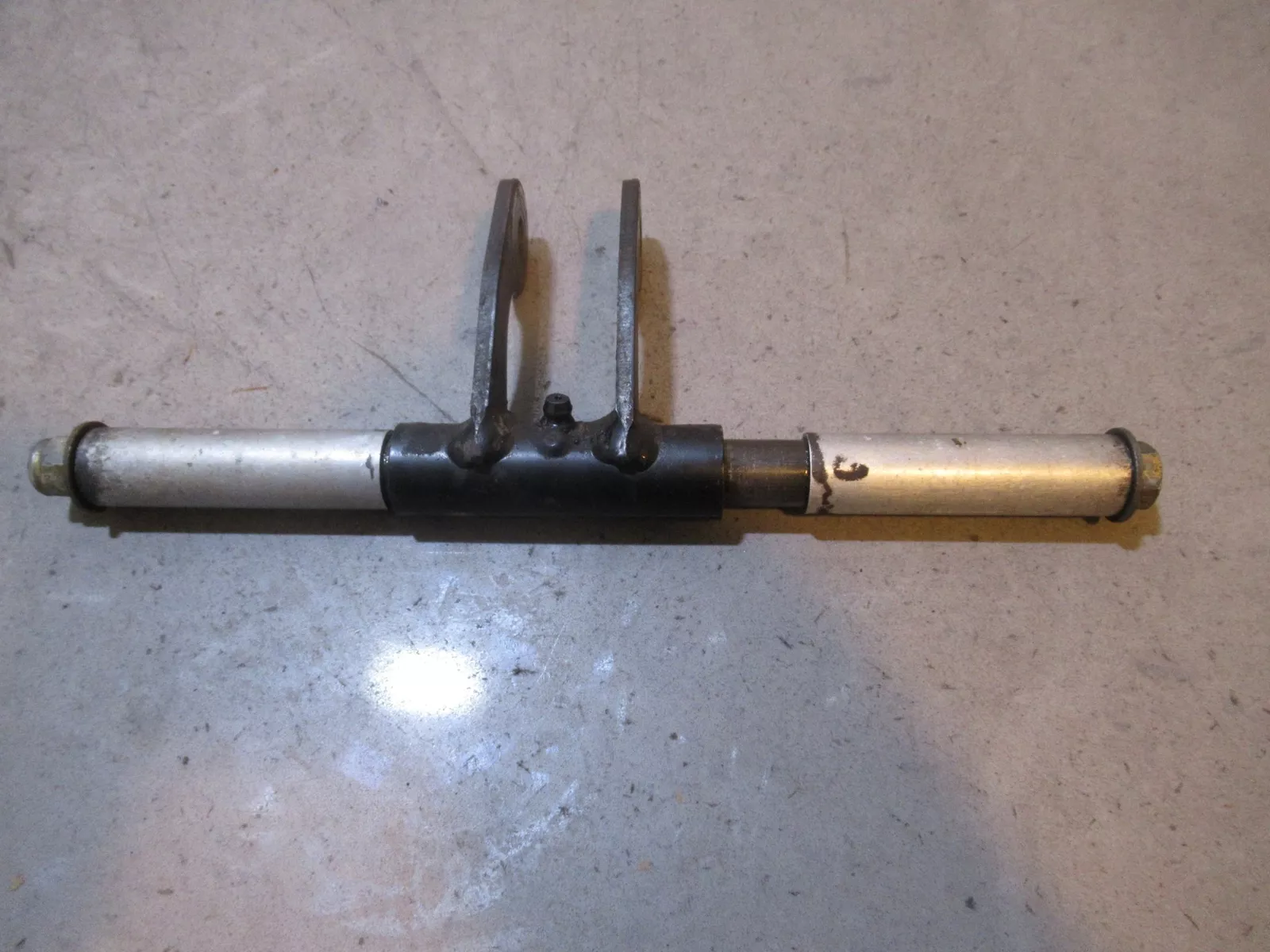 Arctic Cat F5 Shock Pivot Arm 2004