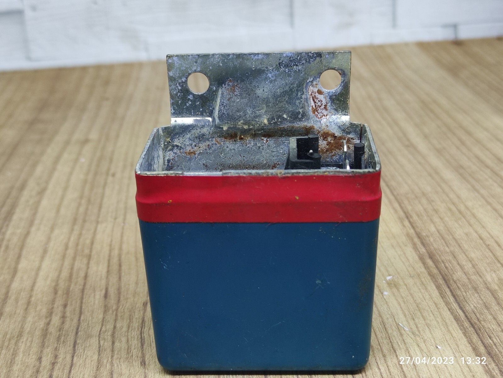 Régulateur De Tension Hella 5DR 004 243-111 Pour ALFA ROMEO, FIAT, LANCIA, MASERATI (neuf)