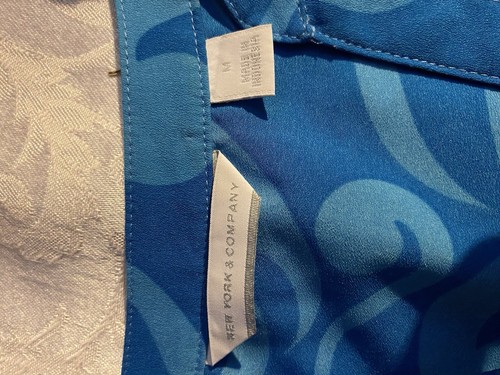 Womens New York & Company Blue mix Button Long Tunic Size M with 3/4 sleeves EUC - Picture 3 of 5