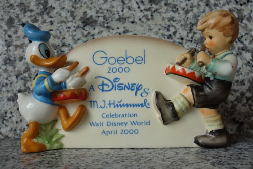 Goebel Disney "Donald Duck & Little Drummer" * Display Celebration Plaque 2000