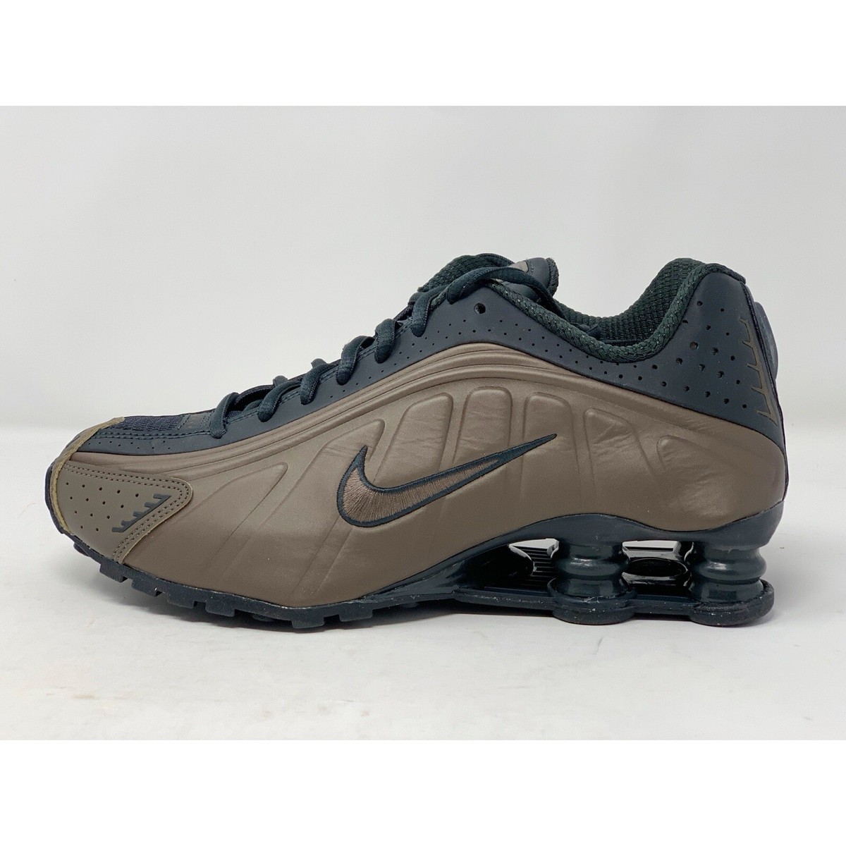 Nike Shox R4 新品　希少　24cm AR3565-007 AR3565-007] Women's Nike Shox R4 Ironstone Off Noir Size 9