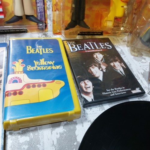 BEATLES YELLOW SUBMARINE SET All 4 Action Figures + Record, VHS, DVD, & Cassette - Picture 7 of 24