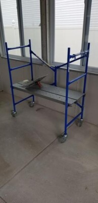 4 ft. x 3.8 ft. x 2 ft. portable rolling scaffold 500 lb. load capacity | werner