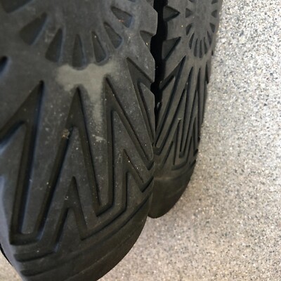 UGG Australia Classic Short Boots W 8 Black Waxed Leather