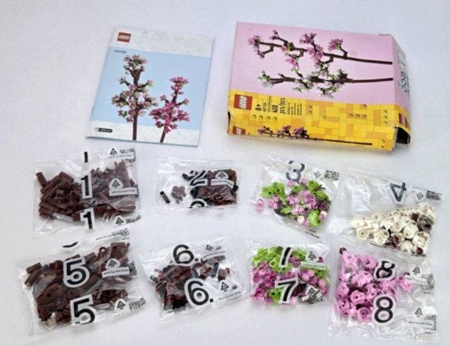 LEGO 40725 Cherry Blossoms Flowers Building Toy Set Pink & White READ
