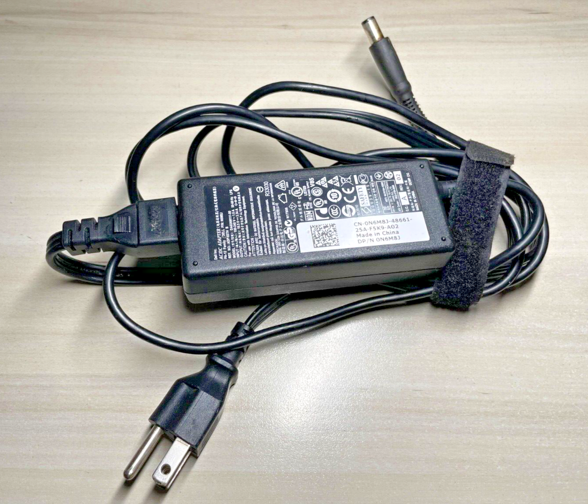 Dell CN-0N6M8J-48661 Power Adapter 3147 For Dell Genuine DA55NM111