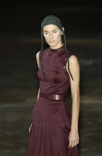 Abito Alexander McQueen A W 2002 ""Supercalifragilisticicexpialidocious"" US4 IT40