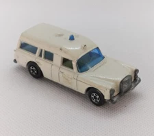 Matchbox Lesney No 3 Mercedes Benz "Binz" Ambulance Diecast Superfast Eng. D65